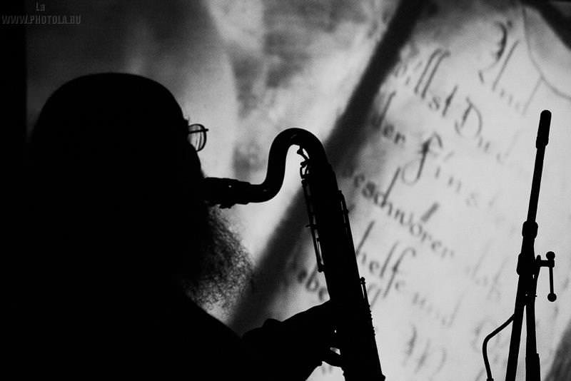 Sergey Letov jouant de la musique de Faust par F.W.Murnau. Photo par Lana Ishmuhametova